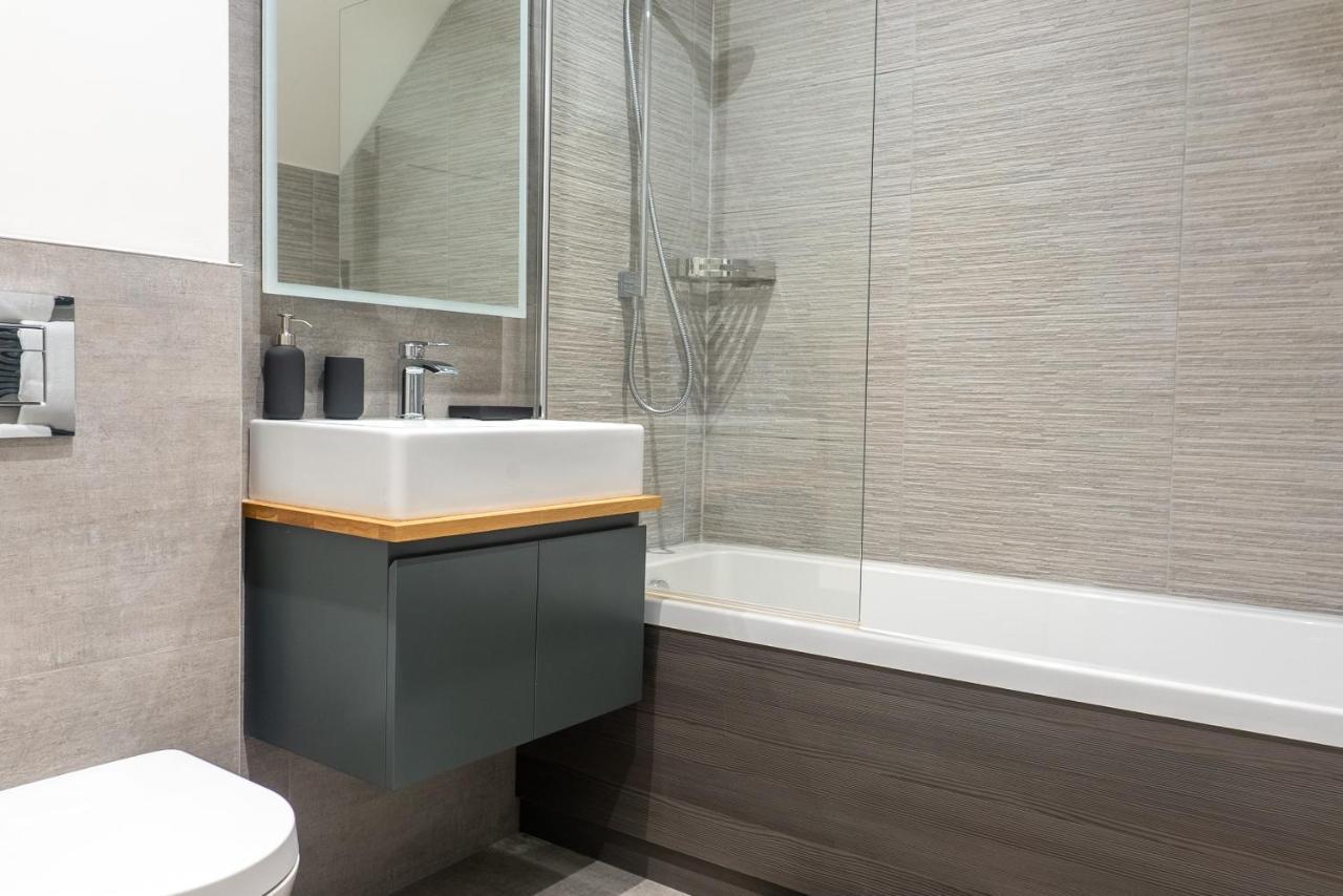 Spring Mount Luxury Apartment: Retreat Harrogate