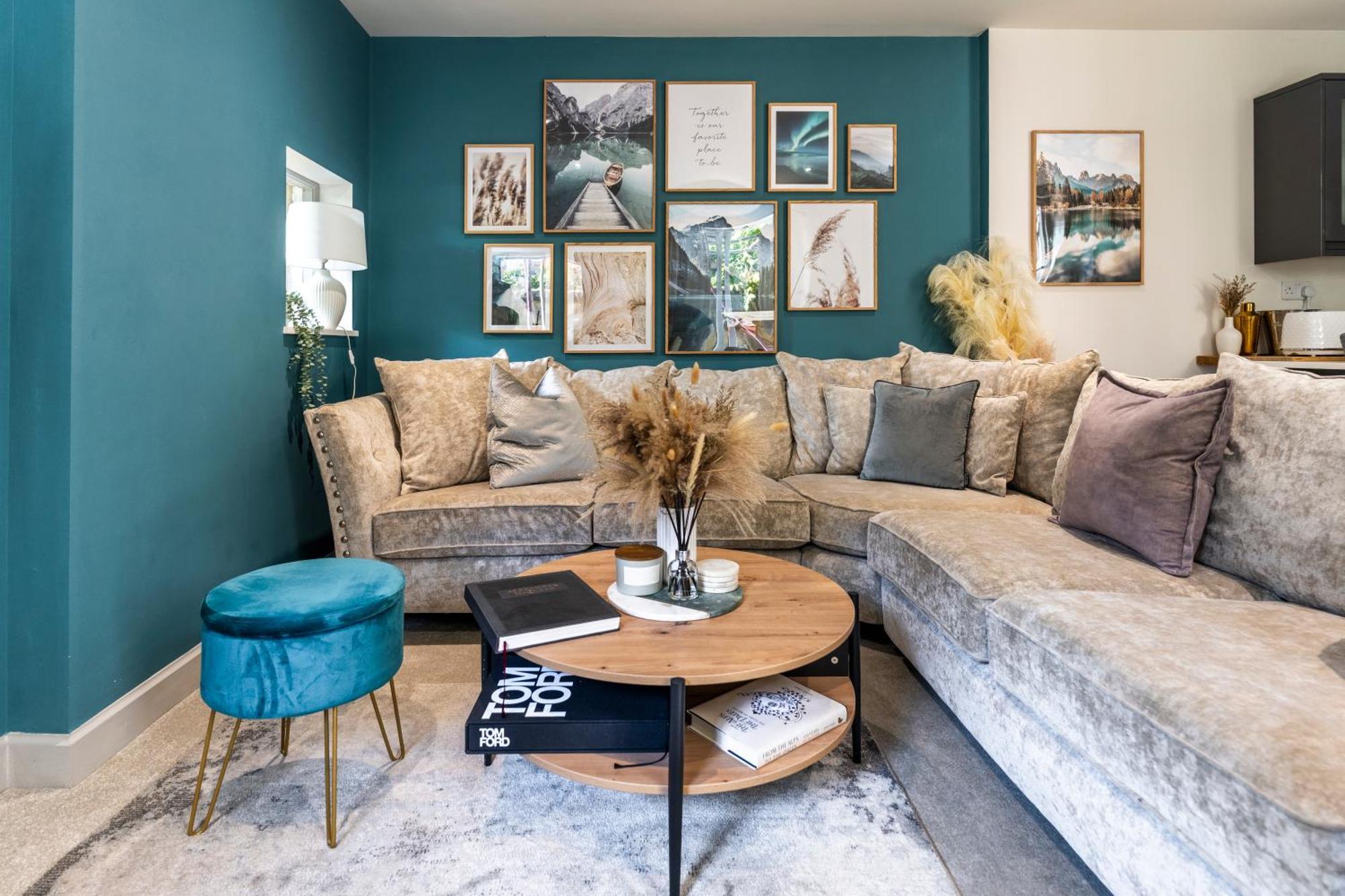Spring Mount Luxury Apartment: Retreat *